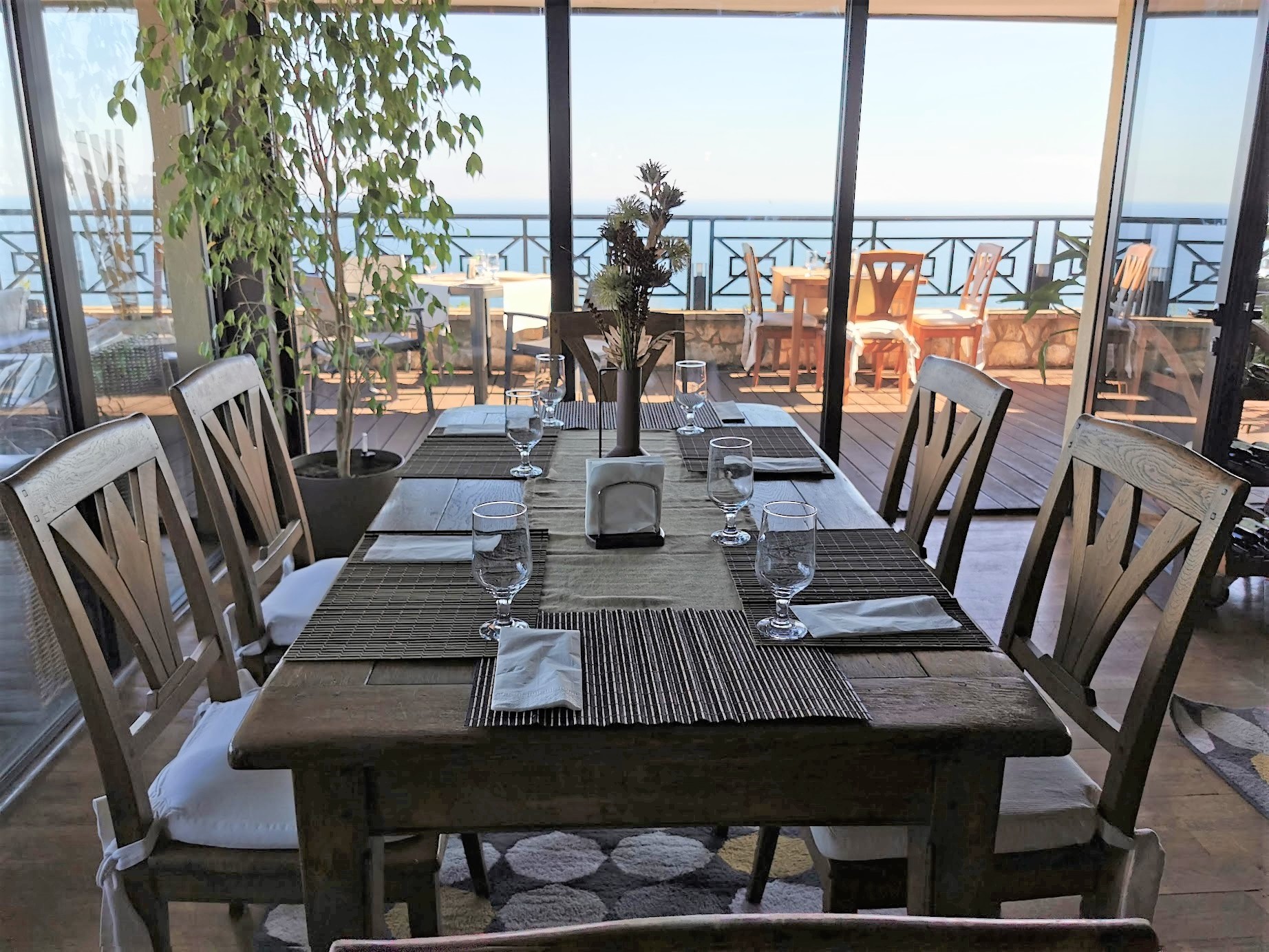 Septembrie la BlackSeaRama: mare, golf, vin și un motiv în plus să mai amâni toamna - By Julia Septembrie la BlackSeaRama: mare, golf, vin și un motiv în plus să mai amâni toamna - By Julia