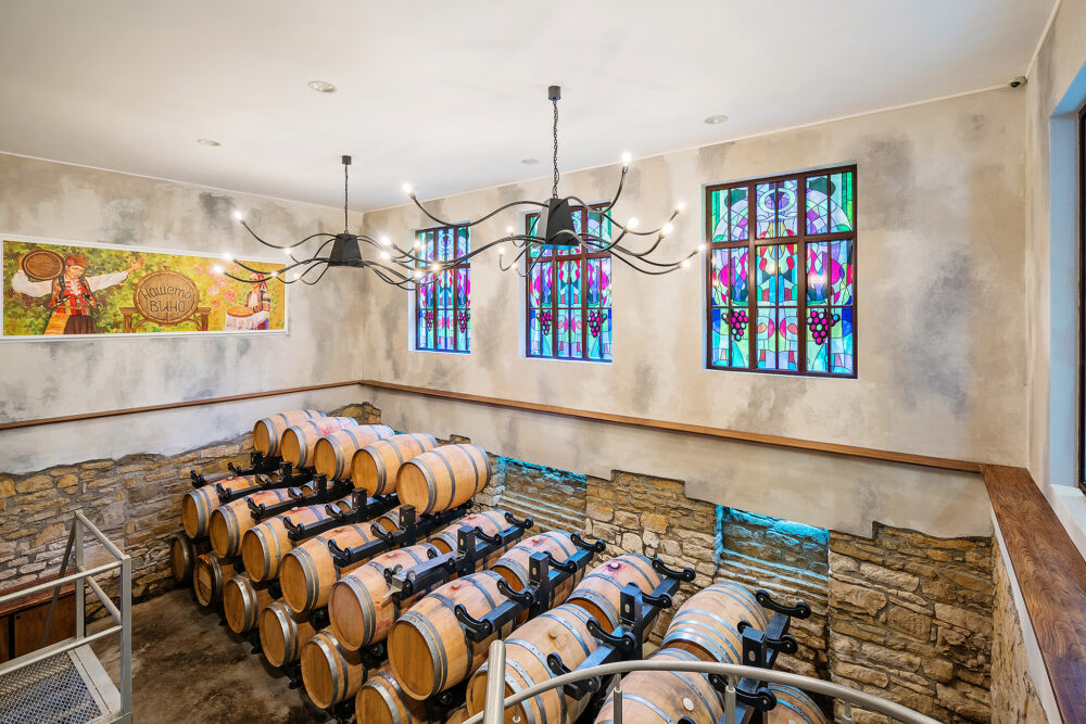 Old School Wines: Crama Yalovo și noua viață a soiului local Rubin în inima Bulgariei, lângă Veliko Târnovo - By Julia Yalovo Winery/Crama Yalovo