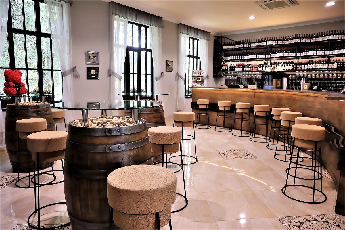 Old School Wines: Crama Yalovo și noua viață a soiului local Rubin în inima Bulgariei, lângă Veliko Târnovo - By Julia Old School Wines: Crama Yalovo și noua viață a soiului local Rubin în inima Bulgariei, lângă Veliko Târnovo - By Julia