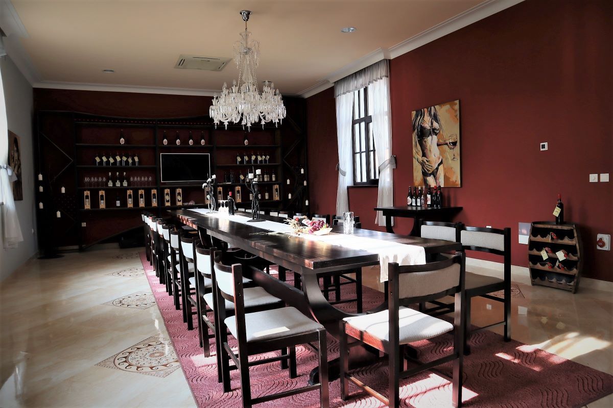 Old School Wines: Crama Yalovo și noua viață a soiului local Rubin în inima Bulgariei, lângă Veliko Târnovo - By Julia Old School Wines: Crama Yalovo și noua viață a soiului local Rubin în inima Bulgariei, lângă Veliko Târnovo - By Julia