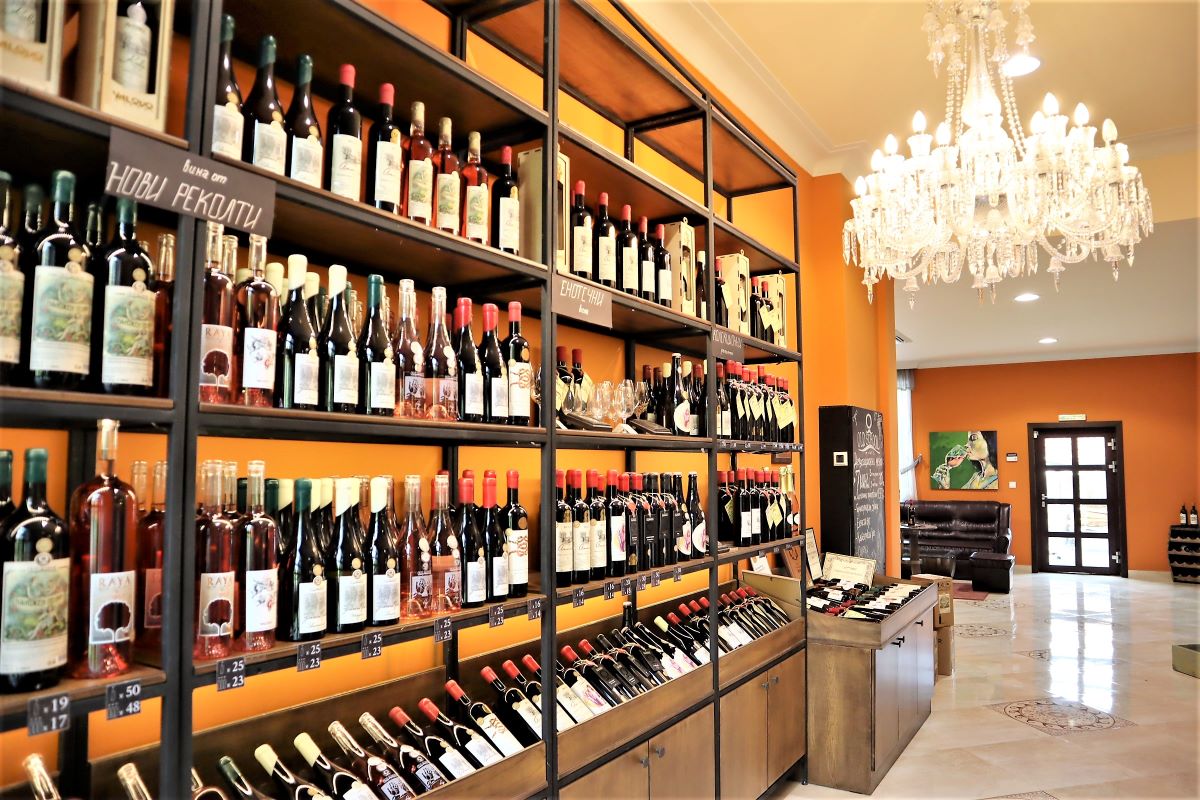 Old School Wines: Crama Yalovo și noua viață a soiului local Rubin în inima Bulgariei, lângă Veliko Târnovo - By Julia Old School Wines: Crama Yalovo și noua viață a soiului local Rubin în inima Bulgariei, lângă Veliko Târnovo - By Julia