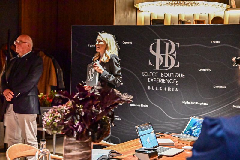 Select Boutique Experience: albumul care prezintă turismul de lux al Bulgariei - By Julia Select Boutique Experience: albumul care prezintă turismul de lux al Bulgariei - By Julia