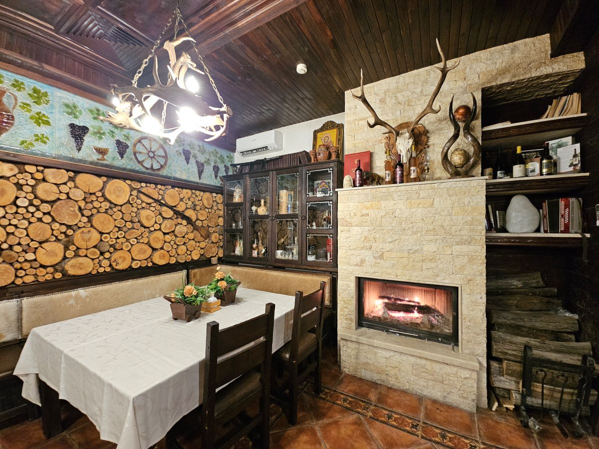 Zlaten Rozhen – vinuri, ospitalitate și aventură retro în Bulgaria, aproape de Grecia - By Julia Zlaten Rozhen – vinuri, ospitalitate și aventură retro în Bulgaria, aproape de Grecia - By Julia
