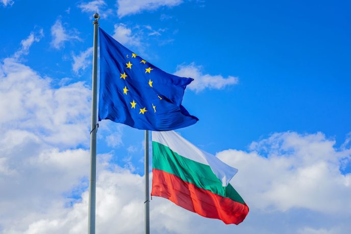 Cât de mult mai au încredere bulgarii în SUA și UE? - By Julia