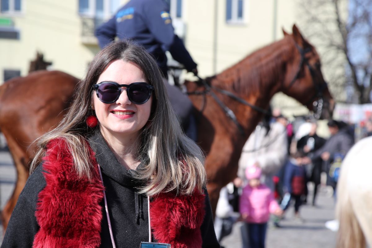 Da, da, la Paștele Cailor! La propriu. - By Julia Da, da, la Paștele Cailor! La propriu. - By Julia