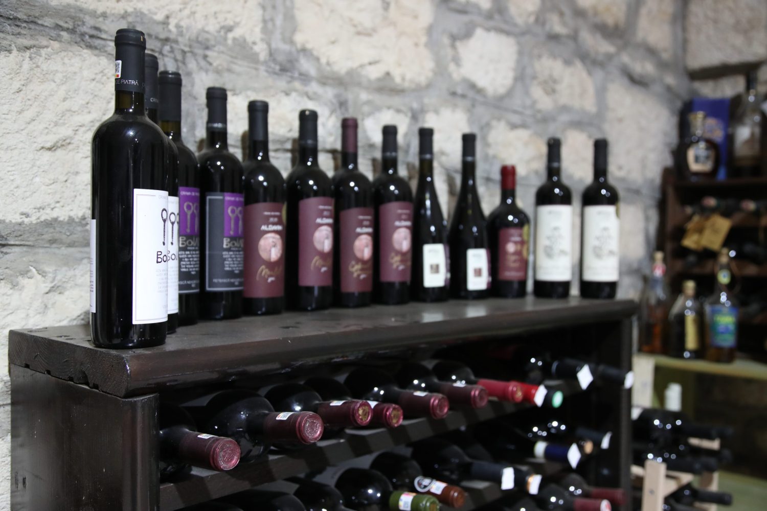 Wine Mirror RO- BG în martie: weekenduri de vin și gastronomie, în România și Bulgaria - By Julia