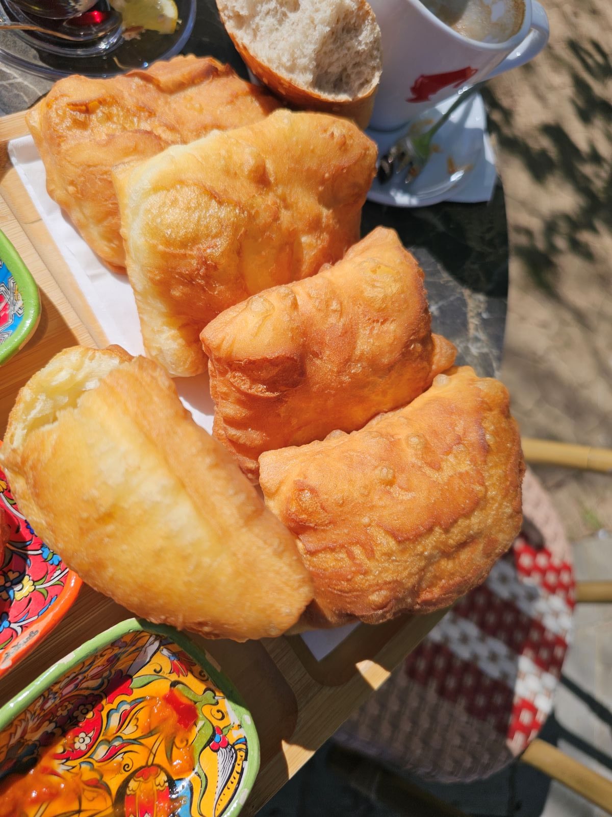 Gastronomia ca formă de explorare: Priștina, cafeaua și cultura slow food din Kosovo - By Julia Gastronomia ca formă de explorare: Priștina, cafeaua și cultura slow food din Kosovo - By Julia