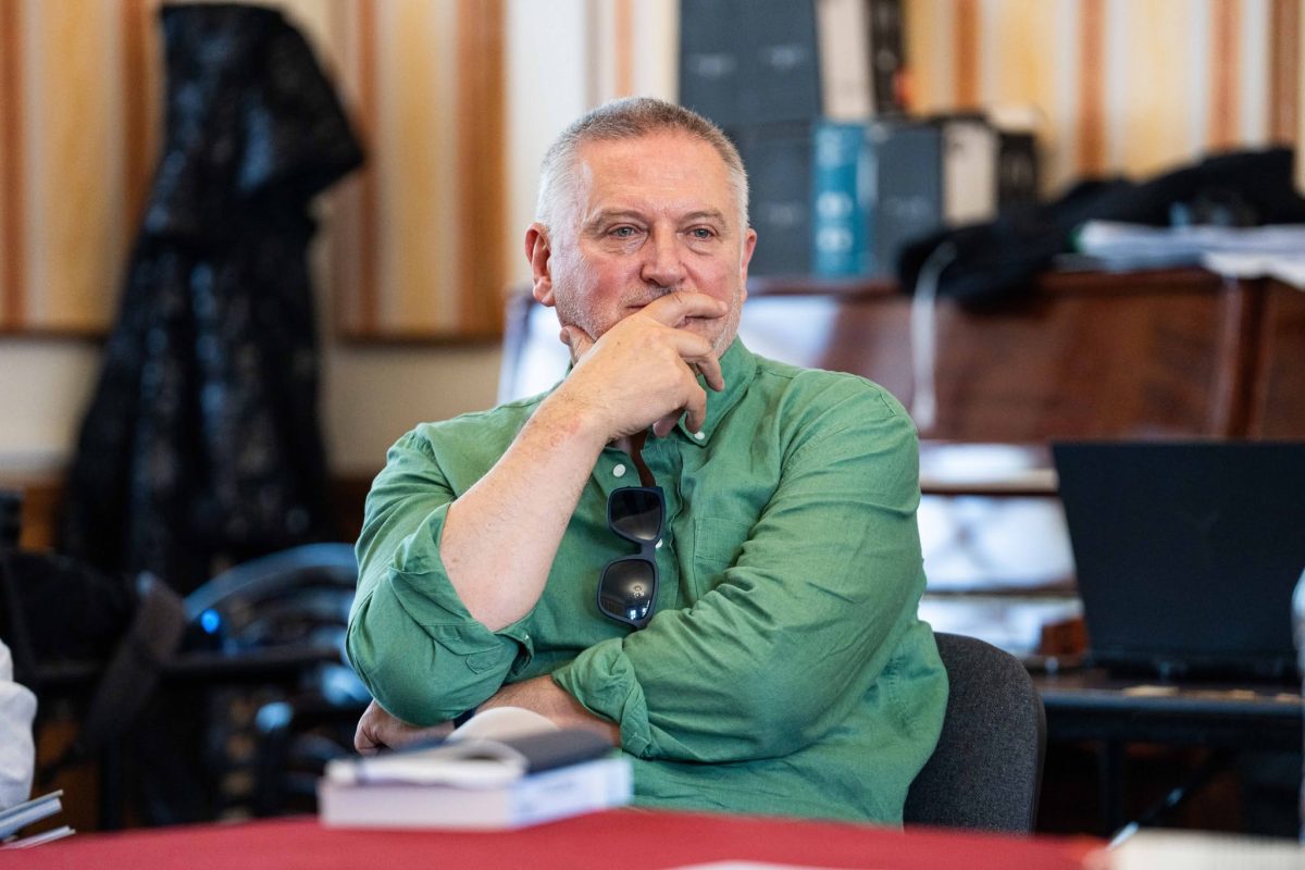 Întâlnire istorică pe scena Naționalului din Sofia: Jernej Lorenci montează „Fizica tristeții” de Georgi Gospodinov - By Julia
