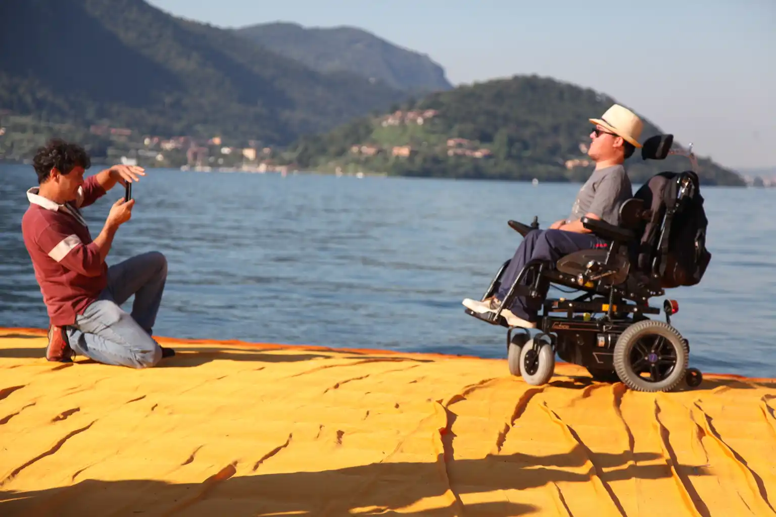 The Floating Piers – visul lui Christo devenit realitate: 1,2 milioane de oameni au mers pe apă - By Julia The Floating Piers – visul lui Christo devenit realitate: 1,2 milioane de oameni au mers pe apă - By Julia