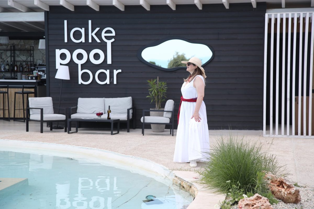Dolce far niente, cu vedere la mare: descoperă Lake Pool Bar de la BlackSeaRama - By Julia Dolce far niente, cu vedere la mare: descoperă Lake Pool Bar de la BlackSeaRama - By Julia
