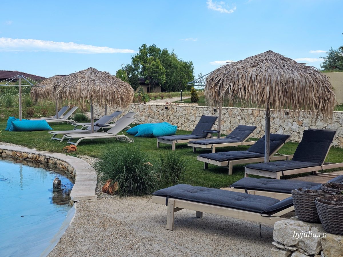 Dolce far niente, cu vedere la mare: descoperă Lake Pool Bar de la BlackSeaRama - By Julia Dolce far niente, cu vedere la mare: descoperă Lake Pool Bar de la BlackSeaRama - By Julia