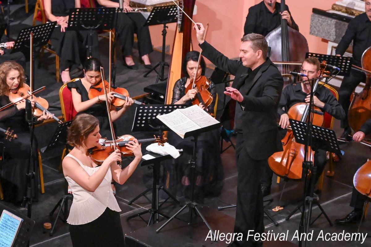 Violonista Ioana Cristina Goicea, puntea muzicală dintre România și Bulgaria - By Julia Violonista Ioana Cristina Goicea, puntea muzicală dintre România și Bulgaria - By Julia
