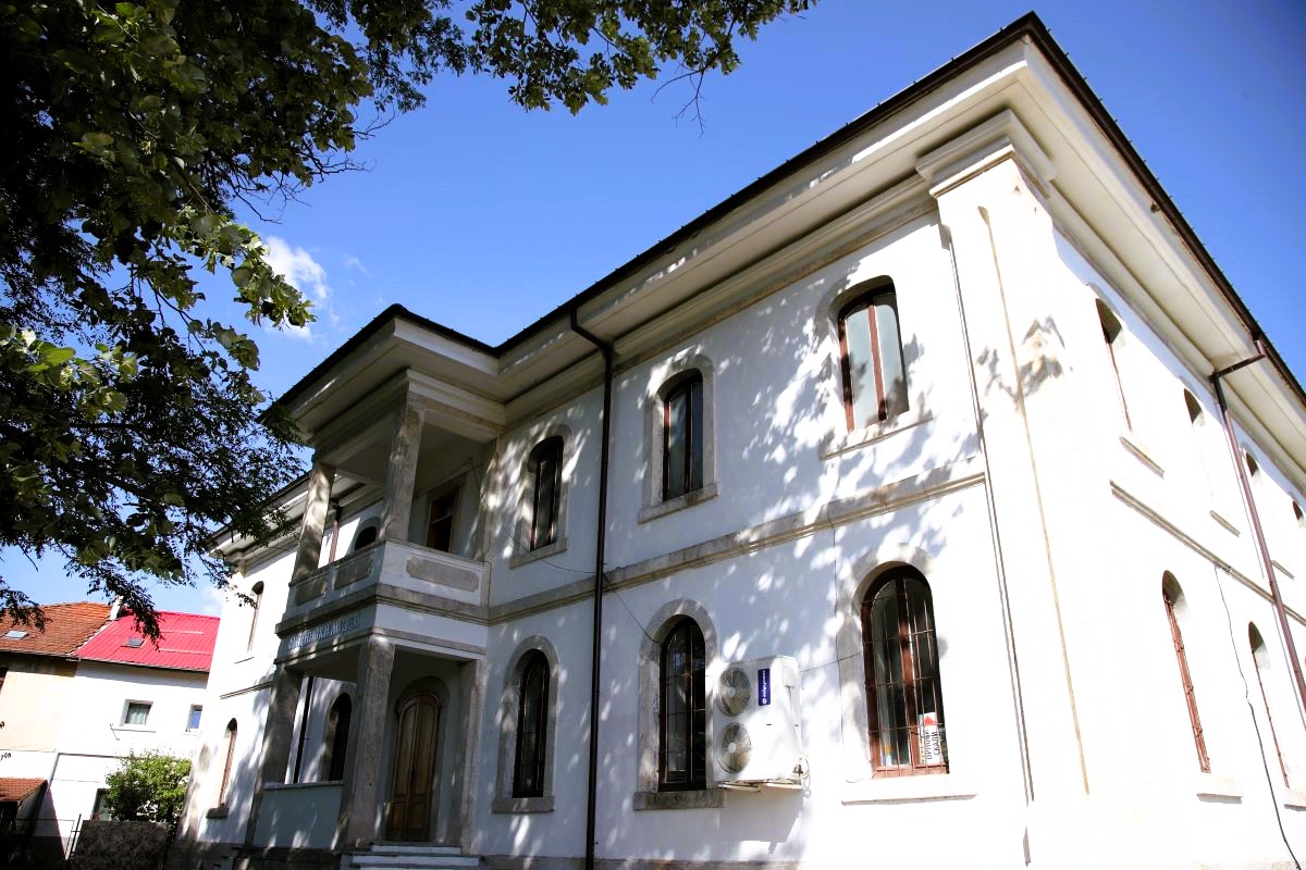 În Bulgaria, în drum spre Grecia prin Makaza? Descoperă Ardino, poarta spre misterele Munților Rodopi (I) - By Julia